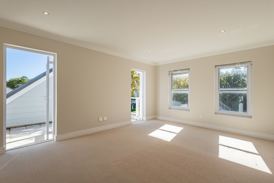 4 Bedroom Property for Sale in Thesen Islands Western Cape